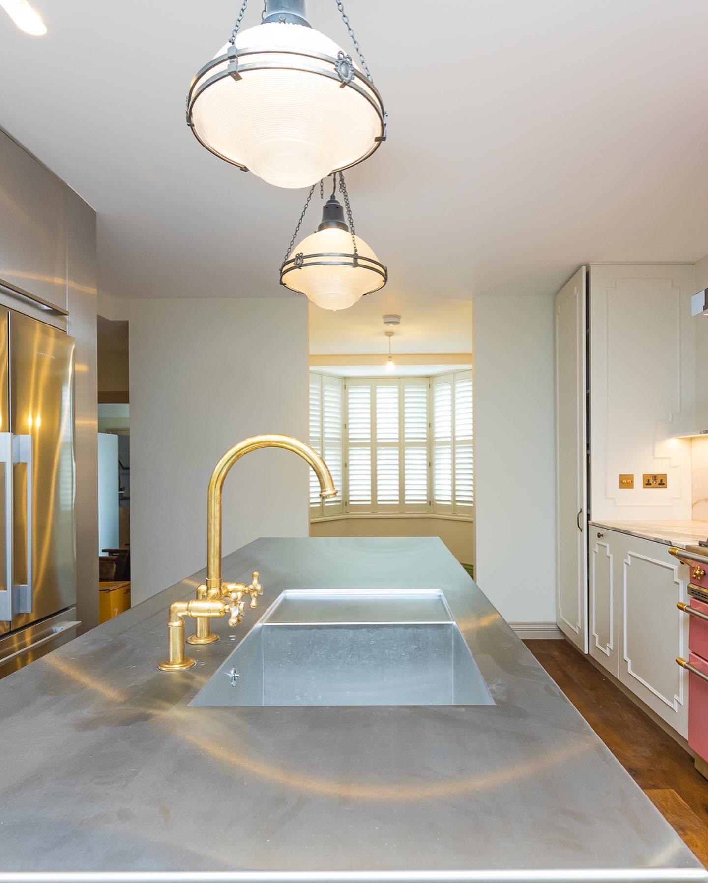 Commercial reception fit-out with premium finishes